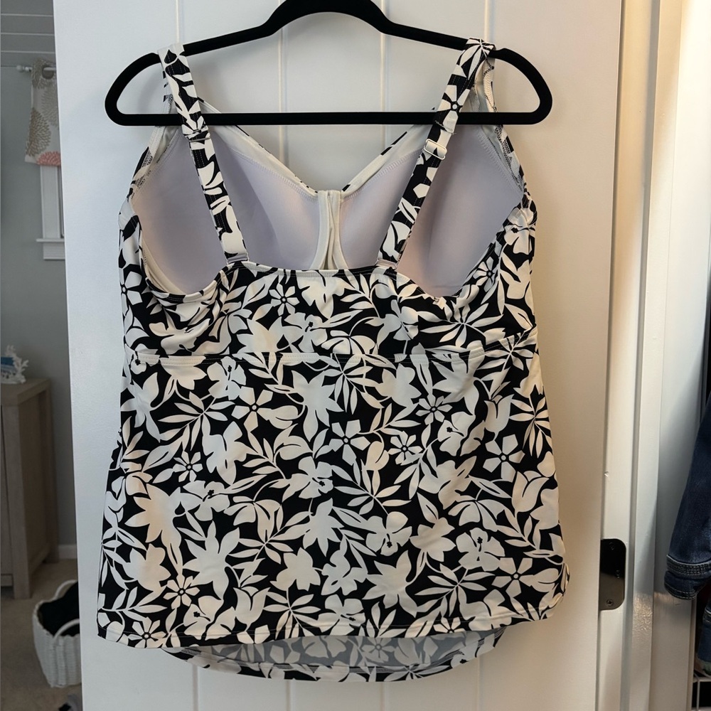 Lands' End Black and White Floral Wrap Style Tankini Top - Picture 7 of 14